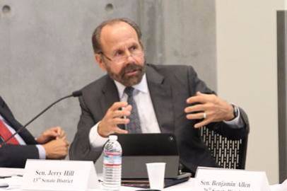 State legislation that would expand and extend a pilot program allowing a limited number of California community colleges to offer a bachelor’s degree passed a key test Wednesday when the California State Senate endorsed the bill on a 38-2 vote.